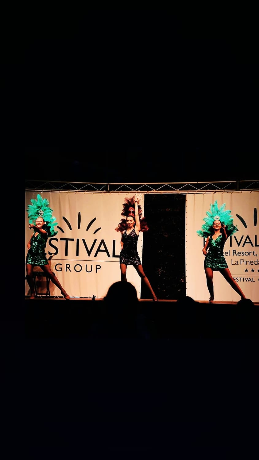Espectáculos para la fiesta mayor: cómo programar un show que llene la plaza